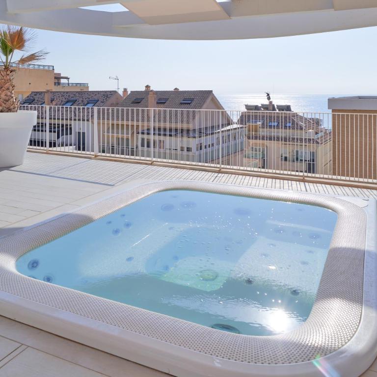 Stunning Seaview Terrace One-Bedroom Apartment - One-Bedroom Apartment - 25