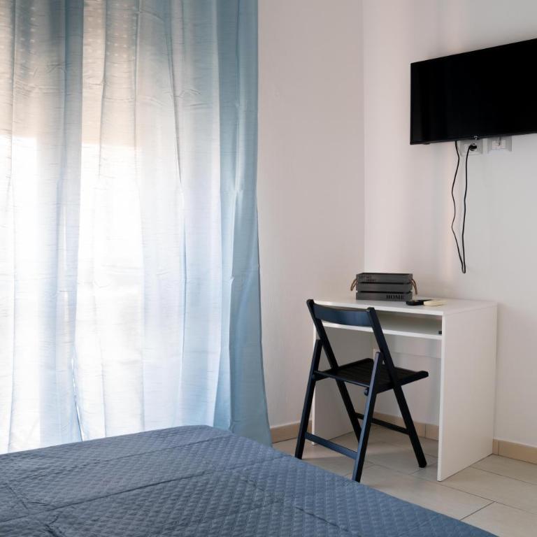 Eulalia Guest House Alghero - Double Room with Private Bathroom - 4