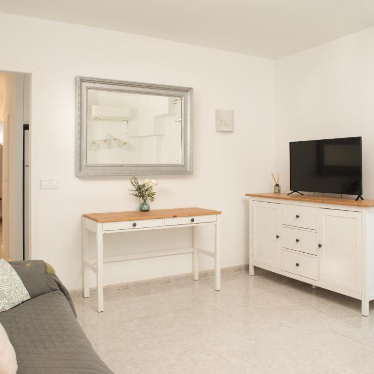 Blue Horizon 1bedroom apartment - One-Bedroom Apartment - 11