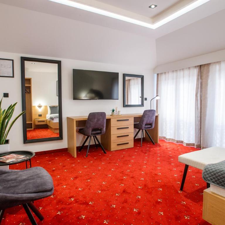 Royal Crown Apartments - Apartment - 27