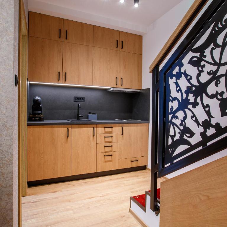 Royal Crown Apartments - Apartment - 25