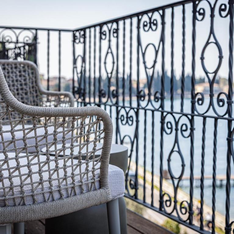 Hotel Villa Leopardi 4S - Adults only - Junior Suite con Terrazza e Vista Lago - 3