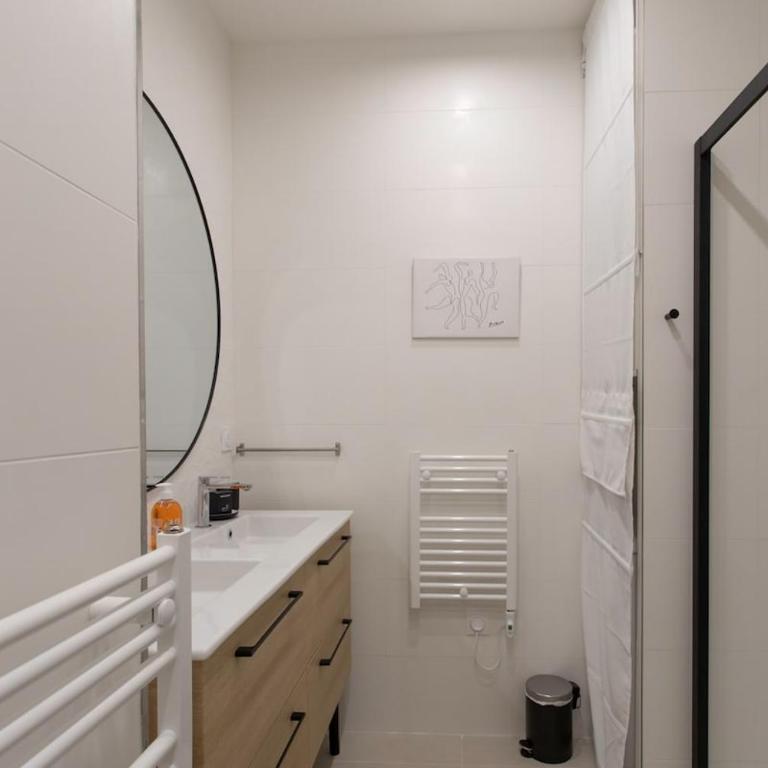 #35 Staywizus - Suite Carlone 5min from the beach AC & Terrace - Appartement 3 Chambres avec Balcon - 45