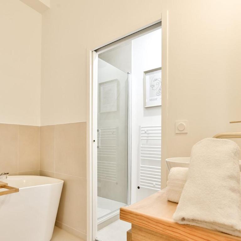 Luxury Suite Spa Bath & Cinema Screen- Bordeaux - Apartamento de 1 dormitorio - 15