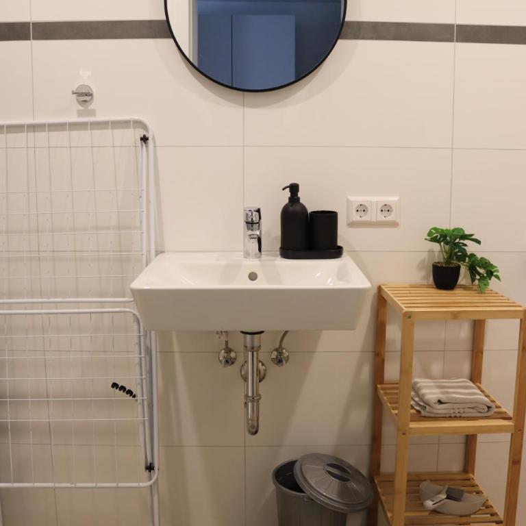 Ferienwohnungen Am Bach - Apartment mit Dusche - 14