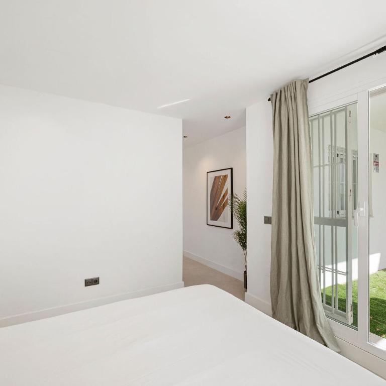 5 BR Luxury apt w Pool, garage and amazing views - Apartment - 13
