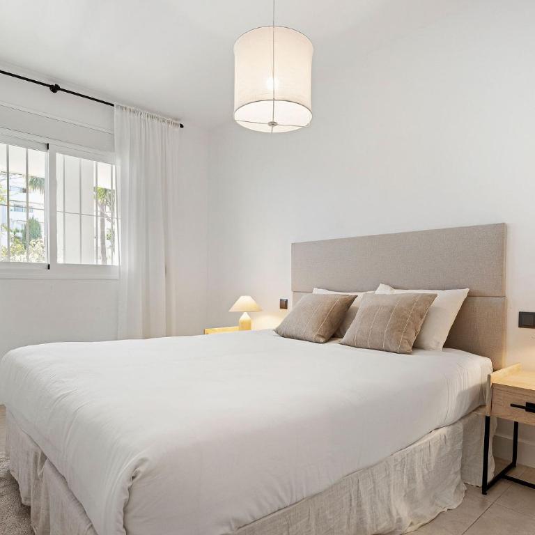 5 BR Luxury apt w Pool, garage and amazing views - Apartment - 14