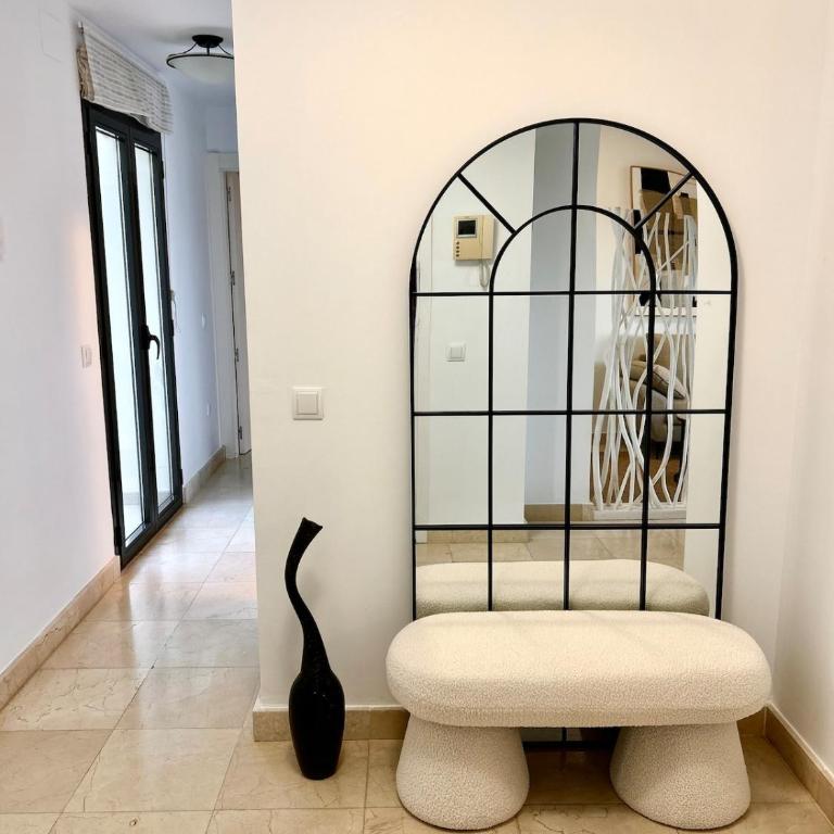 2BR Luxe Stay in Marbella Close to Beaches - Apartment with View - 36