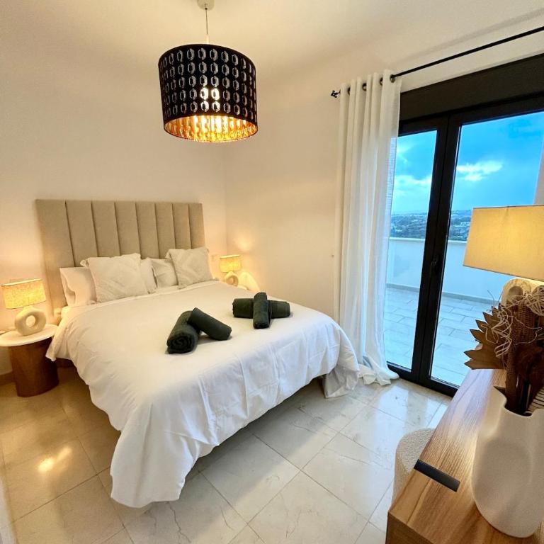 2BR Luxe Stay in Marbella Close to Beaches - Apartment with View - 30