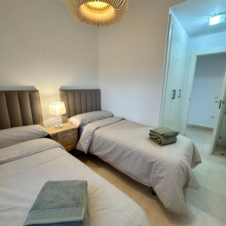 2BR Luxe Stay in Marbella Close to Beaches - Apartment with View - 23