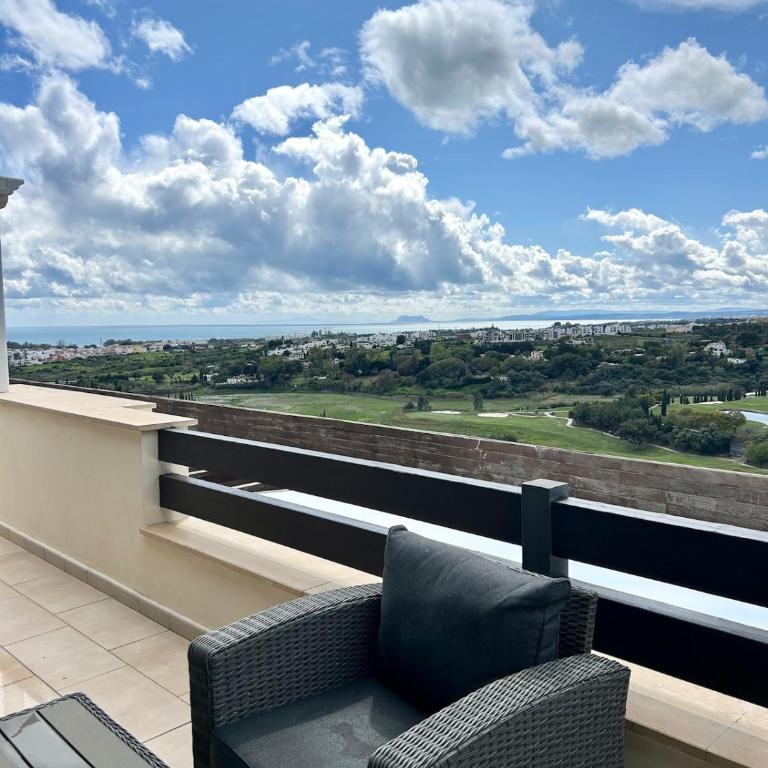 2BR Luxe Stay in Marbella Close to Beaches - Apartment with View - 14