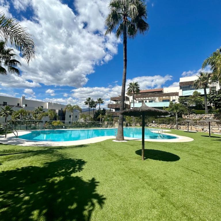 2BR Luxe Stay in Marbella Close to Beaches - Apartment with View - 6