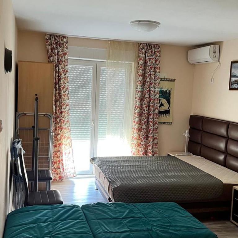 Apartment Tatjana - Studio Apartment with One Double Bed - 2