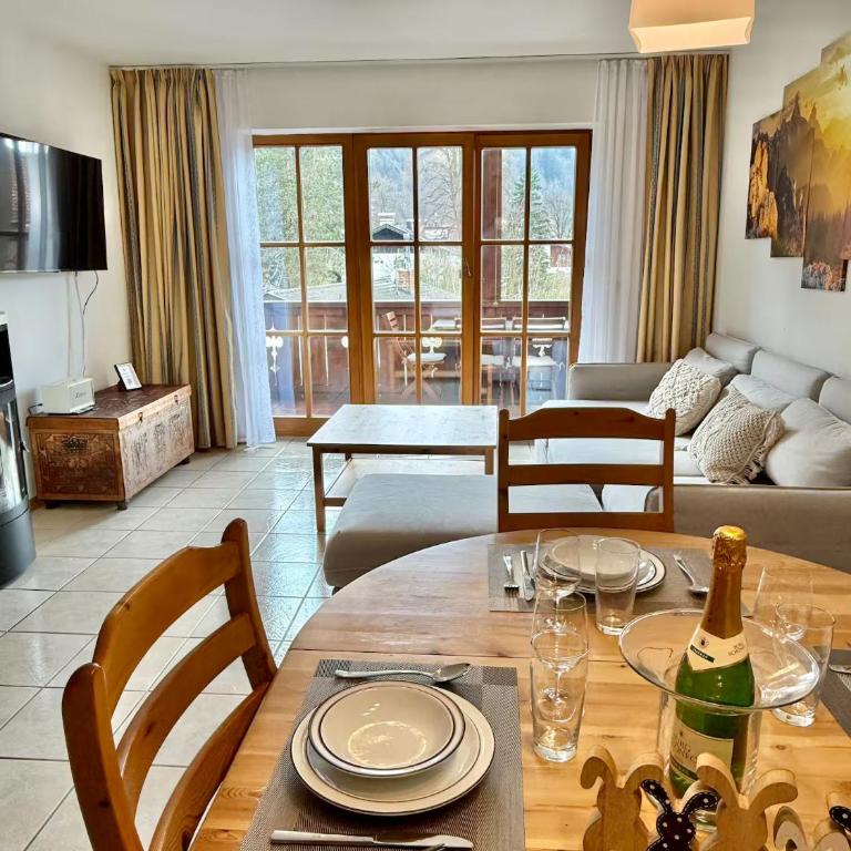 Sweet Home Bergblick - Two-Bedroom Apartment with Mountain View - 1