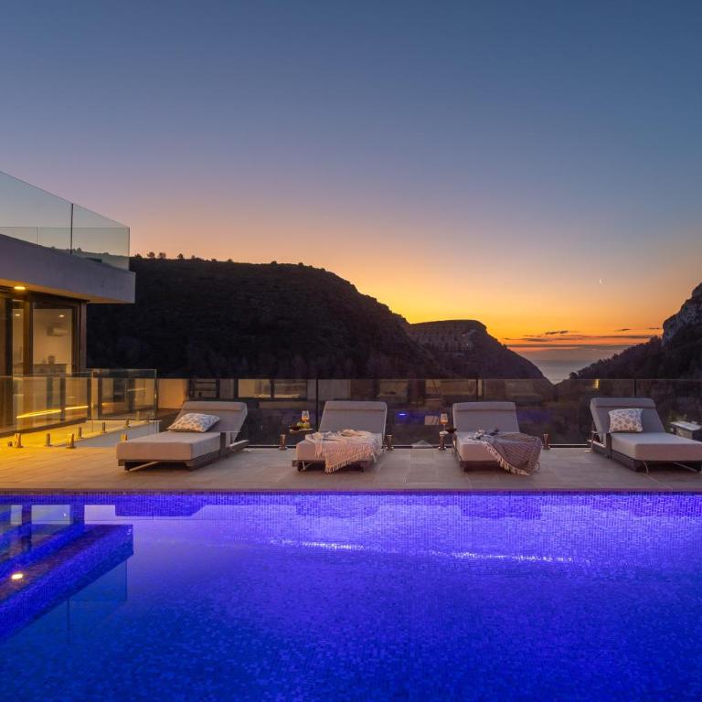 Villa Sea Happiness by Abahana Luxe - Villa - 3
