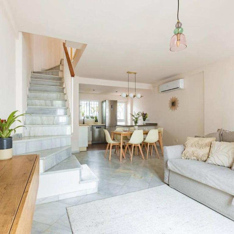 Casa 3 plantas con patio y Solárium privados - Chalet - 25