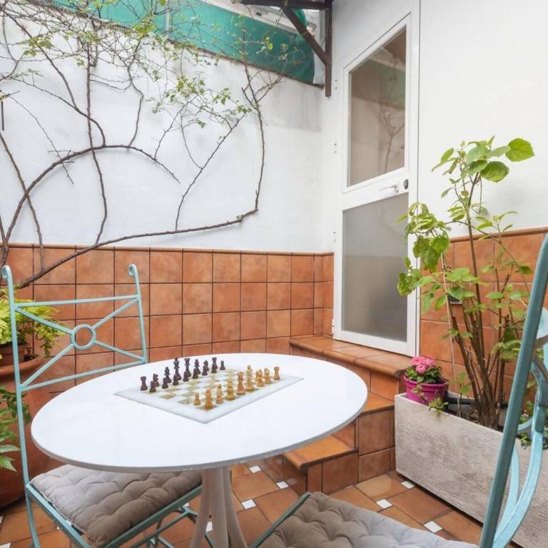 Casa 3 plantas con patio y Solárium privados - Chalet - 19
