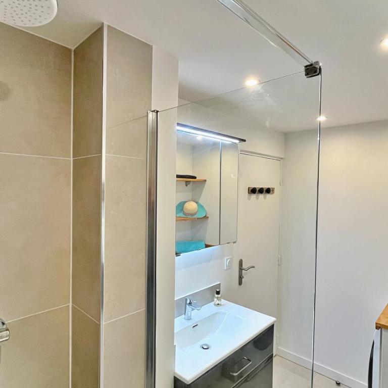 Renovated 2-room apartment near sea & shops - Appartement 1 Chambre - 11