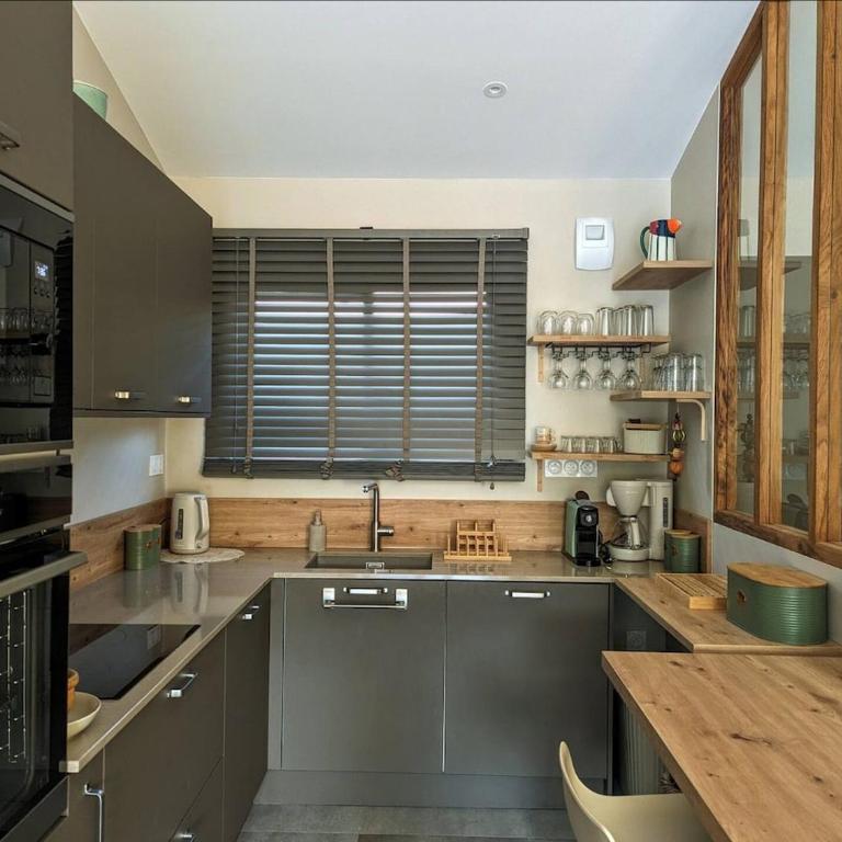 Villa avec Spa niché dans la forêt à deux pas des plages - Three-Bedroom House - 36