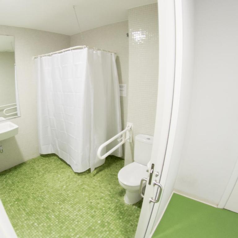Sant Jordi Hostels Sagrada Familia - Triple Room with Private Bathroom - 8