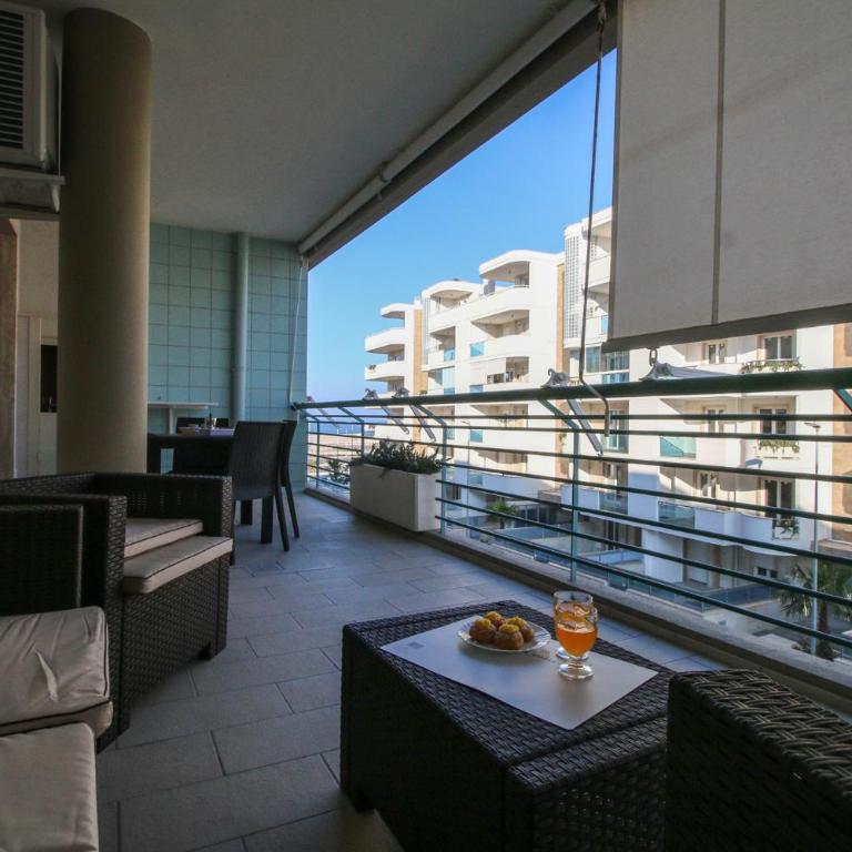 Casa Fronte Mare - Appartamento con 2 Camere da Letto - 1