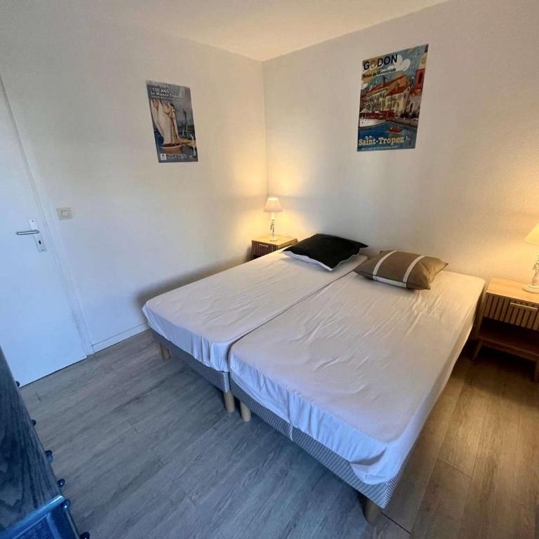 Appartement 2P, 4 Couchages, Terrasse et Salon de Jardin à 200m de la Plage, Fréjus - FR-1-226A-22 - Apartment (4 Erwachsene) - 18