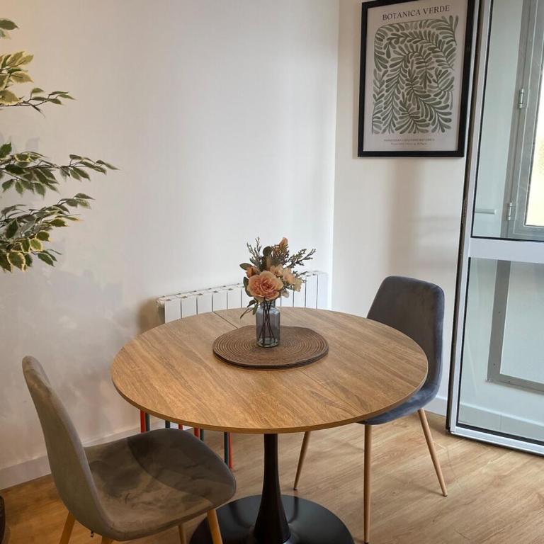 Stylish Apartment with Balcony - Very Central - Long Stays and Pets Welcome - Appartement 1 Chambre - 7