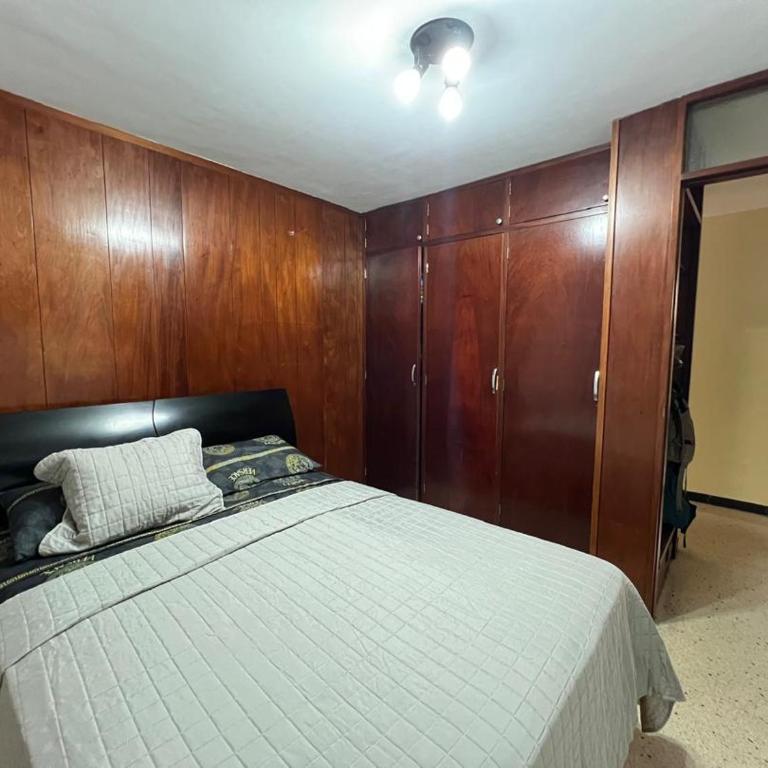 Apto en Los Palos Grandes Edf Anacoco - One-Bedroom Apartment - 17