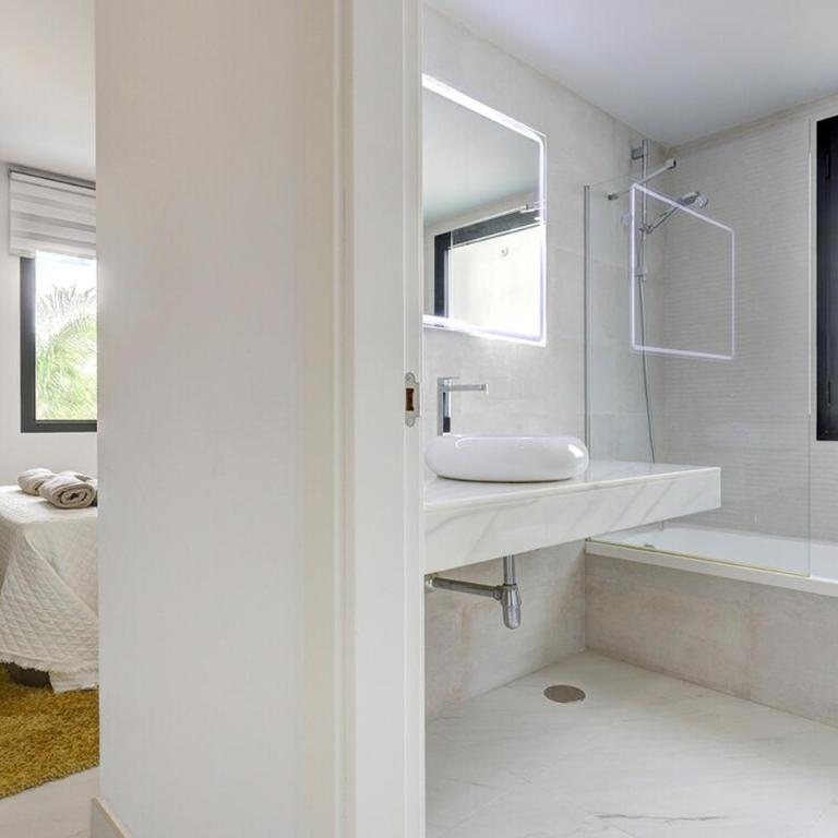 Stylish Estepona Hills Apartment with Lovely Views - Apartamento de 2 dormitorios con vistas a la montaña - 19