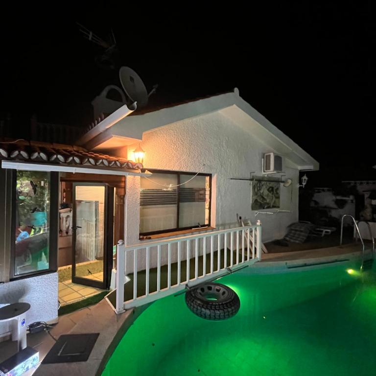 Casa, chalet, piscina, barbacoa todo incluido - Casa de 3 dormitorios - 13