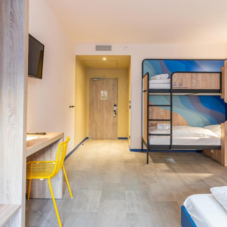 MEININGER Marseille Centre la Joliette - Chambre Quadruple - 4