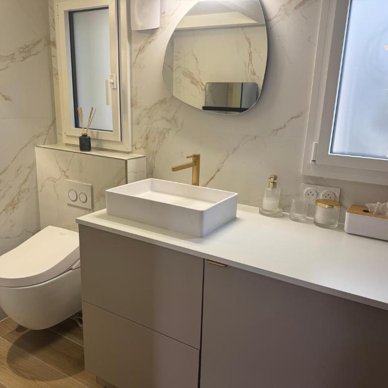 YŪGEN PALLADIO - Fully renovated Studio on a prime location, Direct Beach Access, Heated Pool, Private terrace & patio, Private Parking lot - Appartement 1 Chambre - 31