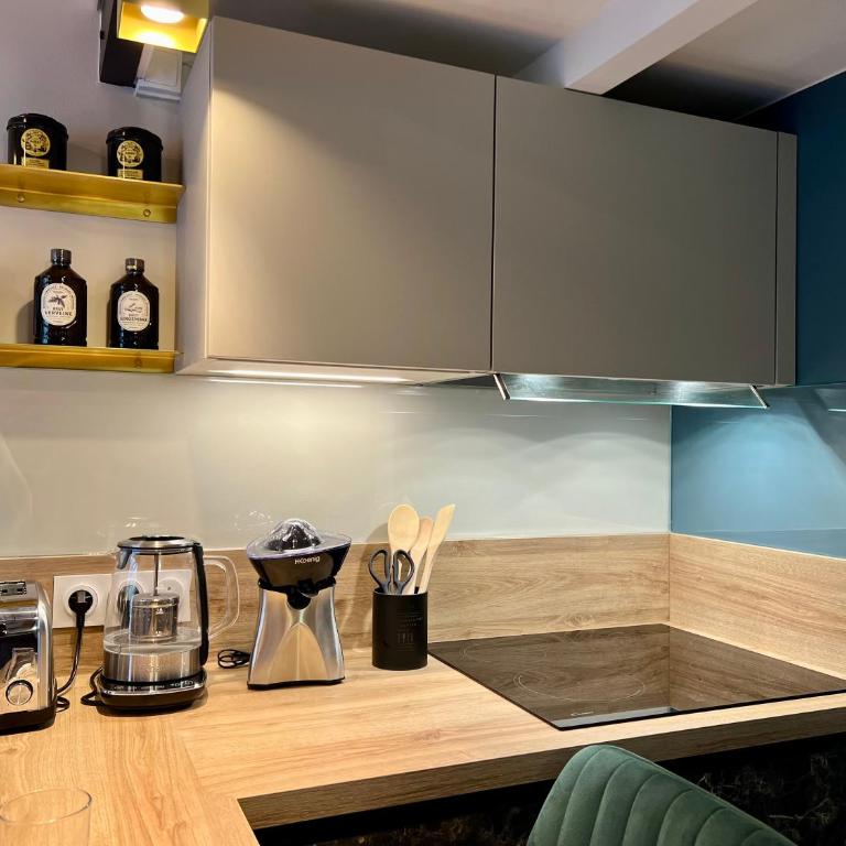 YŪGEN PALLADIO - Fully renovated Studio on a prime location, Direct Beach Access, Heated Pool, Private terrace & patio, Private Parking lot - Appartement 1 Chambre - 27