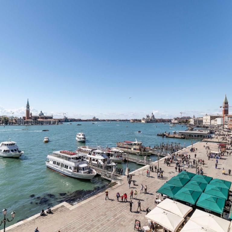 San Giorgio View Apartment with Terrace R&R - Appartamento Standard con 2 Camere da Letto - 53