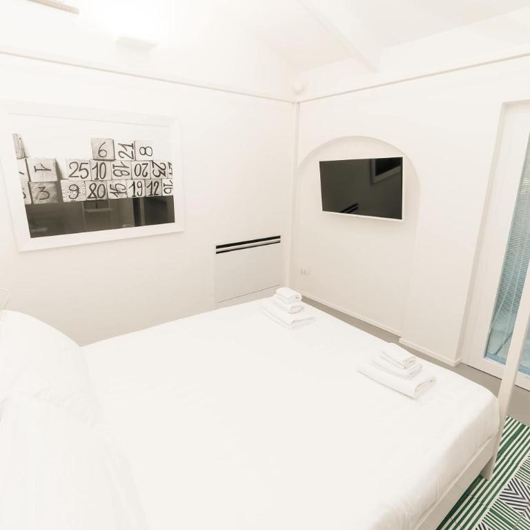 Casa del Capitano with Heated Pool, Views and Concierge by Feeling Italy - Villa - 32