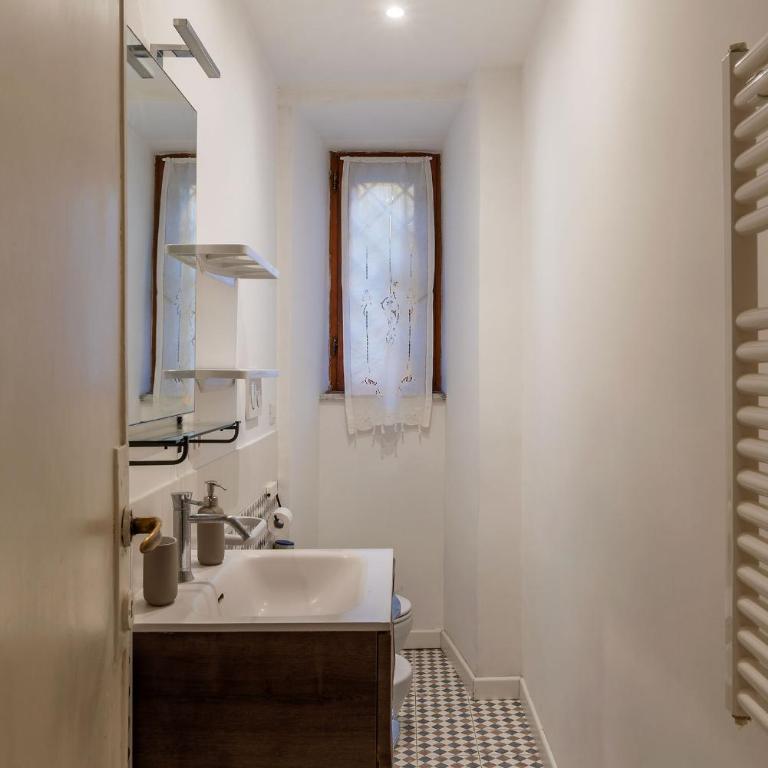GuestHost Cozy Flat X4 - 450m to Vatican City! - One-Bedroom Apartment - 5