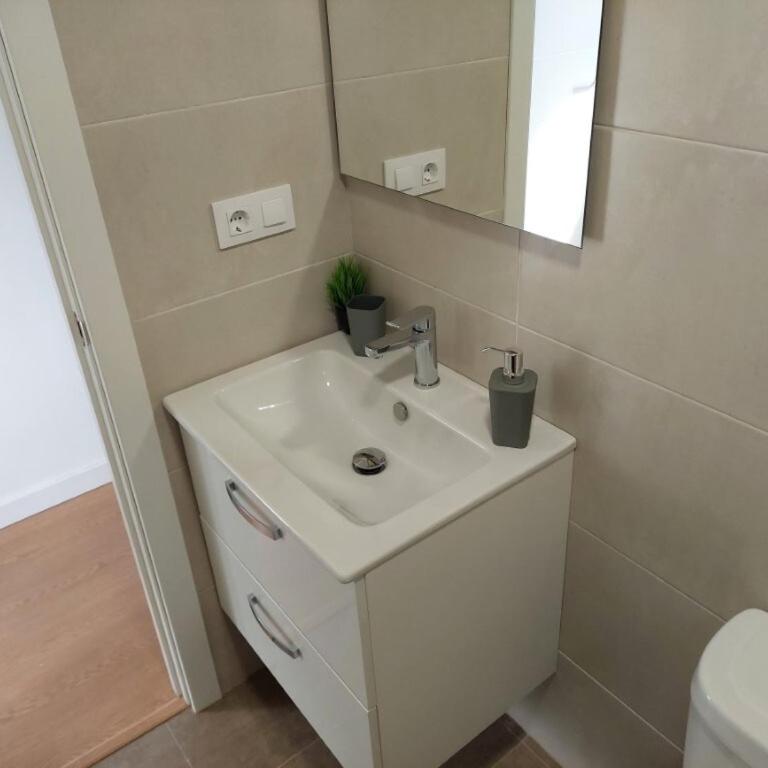 Piso cerca de la playa con 5 aires acondicionados - Apartamento - 11