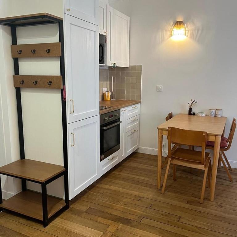 Modern & Bright Apartment near Batignolles - One-Bedroom Apartment - 7