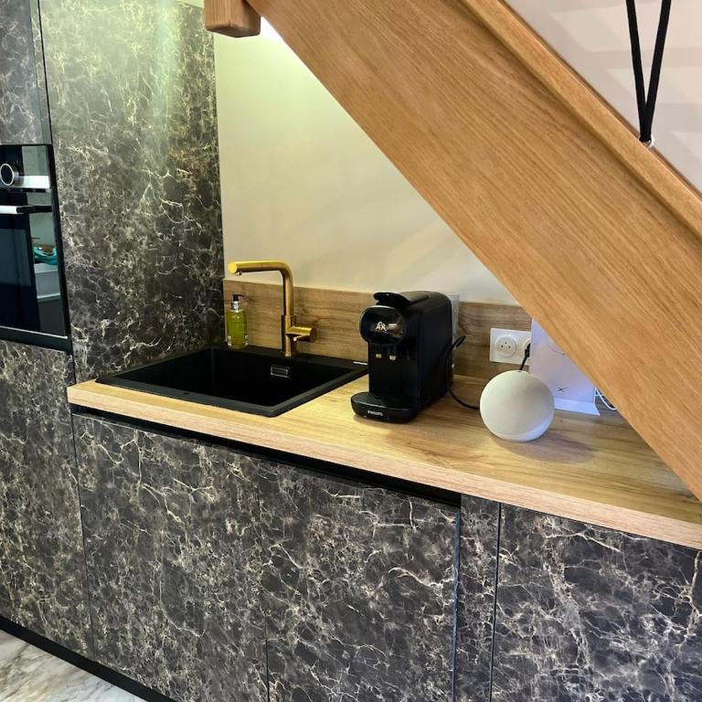 YŪGEN PALLADIO - Fully renovated Studio on a prime location, Direct Beach Access, Heated Pool, Private terrace & patio, Private Parking lot - Appartement 1 Chambre - 20