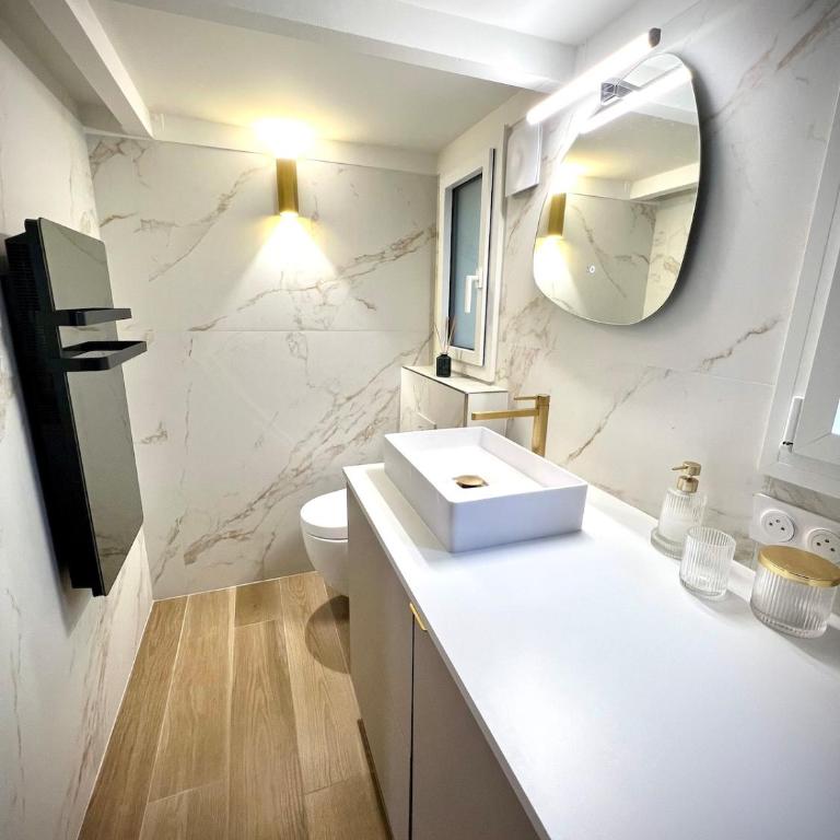YŪGEN PALLADIO - Fully renovated Studio on a prime location, Direct Beach Access, Heated Pool, Private terrace & patio, Private Parking lot - Appartement 1 Chambre - 18