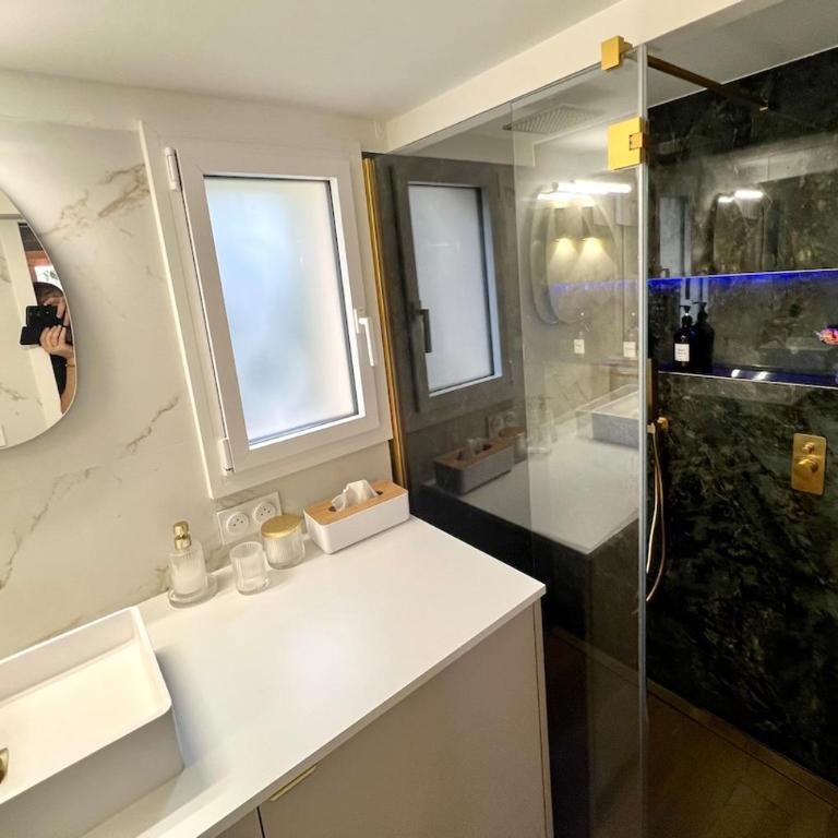 YŪGEN PALLADIO - Fully renovated Studio on a prime location, Direct Beach Access, Heated Pool, Private terrace & patio, Private Parking lot - Appartement 1 Chambre - 17