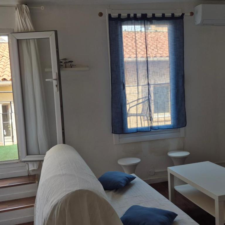 Plein coeur du Panier avec terrasse 2 à 4 personnes arrivée avant 19h - Appartement 1 Chambre - 11