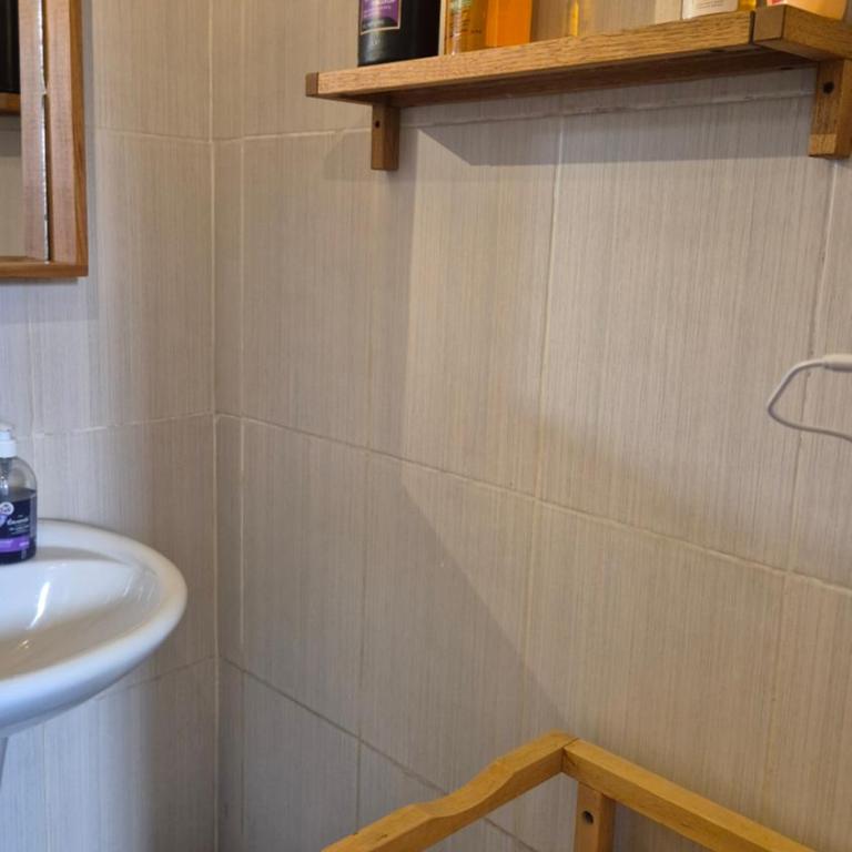 Plein coeur du Panier avec terrasse 2 à 4 personnes arrivée avant 19h - Appartement 1 Chambre - 15