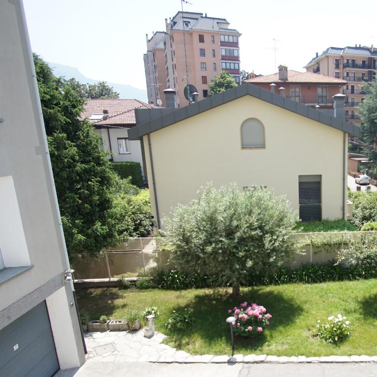 Family Haven a roomy and cosy suite just 200 mt from Lake Como with free parking garage! - Appartamento con 2 Camere da Letto - 8