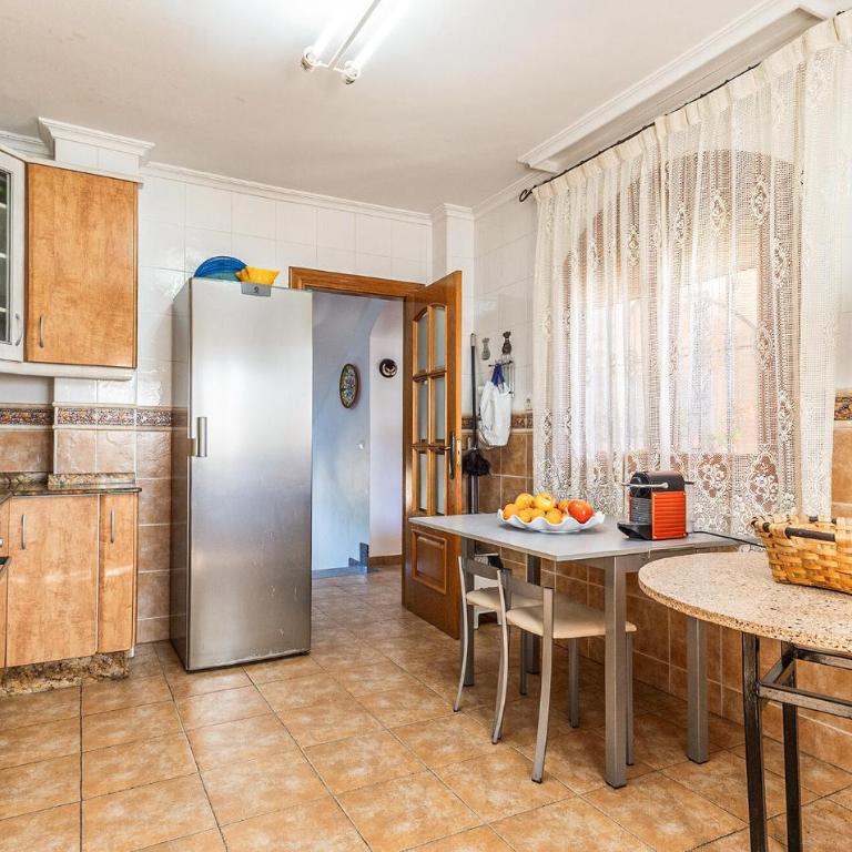 Awesome Home In Cartagena With Wifi - Casa de Vacaciones de 6 dormitorios - 8