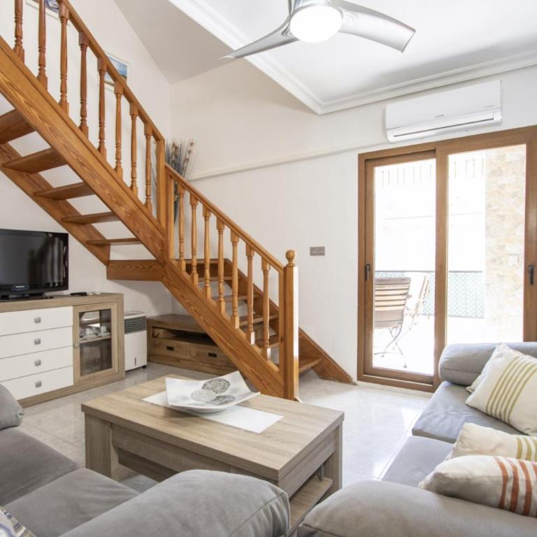 Los Gases ID129 - Three-Bedroom Apartment with Balcony - 1