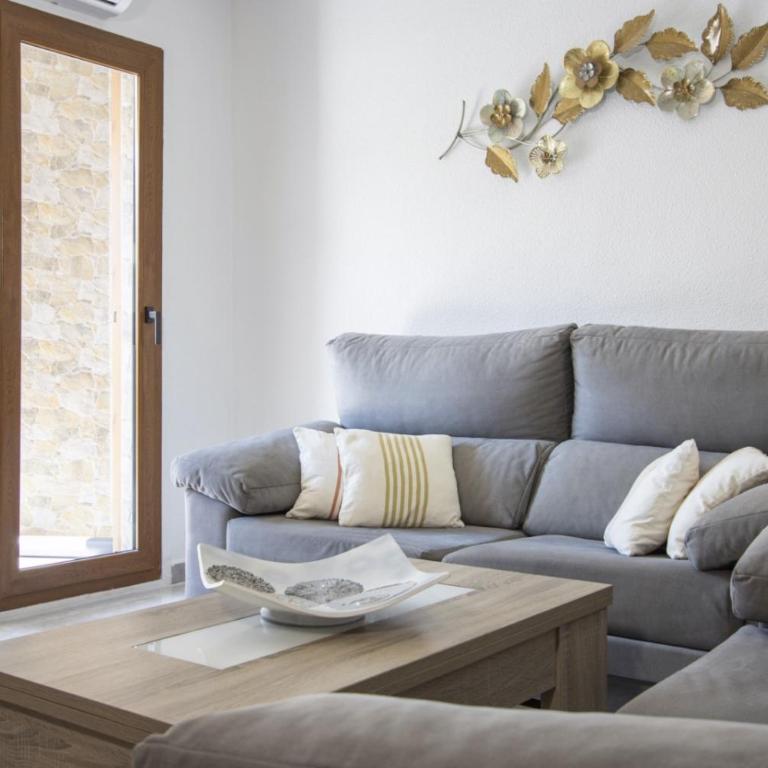 Los Gases ID129 - Three-Bedroom Apartment with Balcony - 3