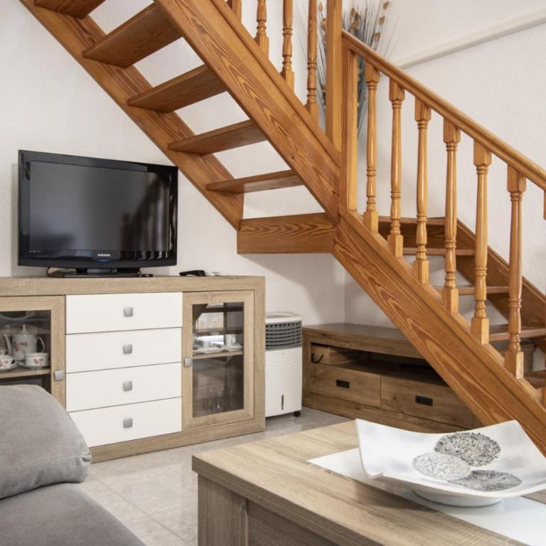 Los Gases ID129 - Three-Bedroom Apartment with Balcony - 4