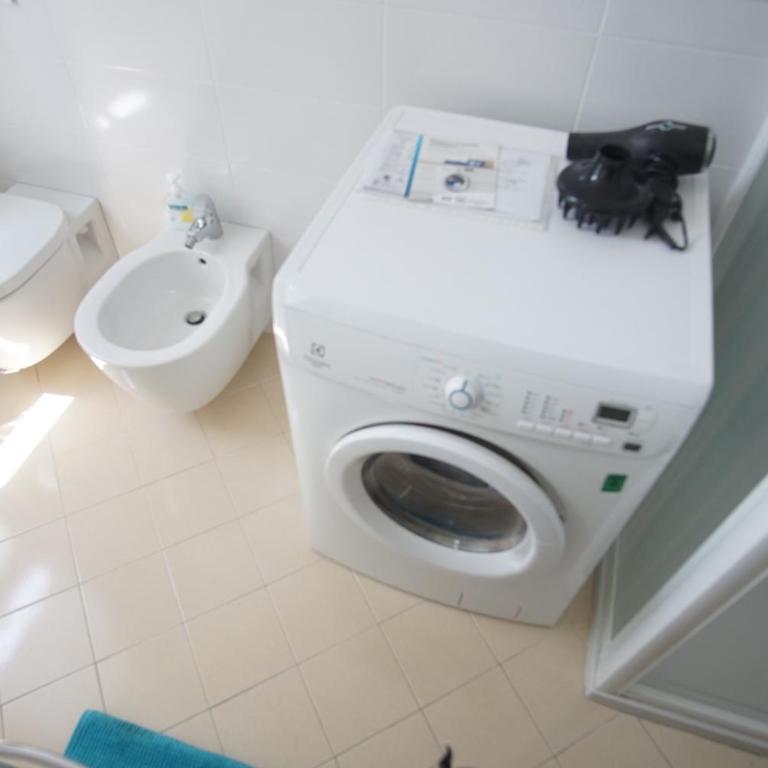 Family Haven a roomy and cosy suite just 200 mt from Lake Como with free parking garage! - Appartamento con 2 Camere da Letto - 25