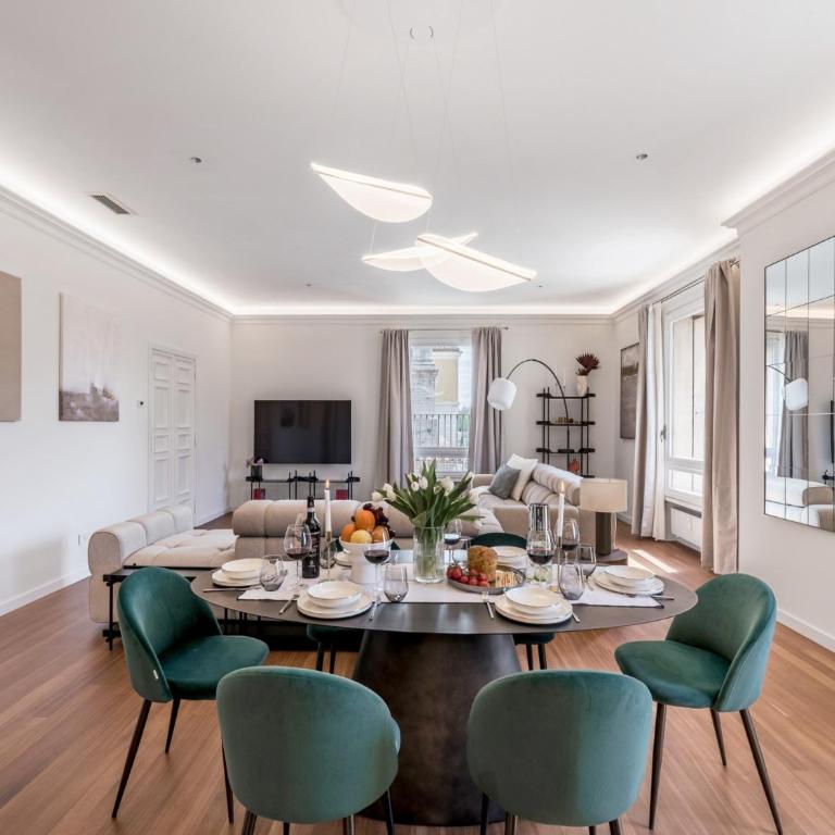 The Best Rent - Prestigious multi-bedroom apartment overlooking St. Peter’s - Superior Apartment - 1